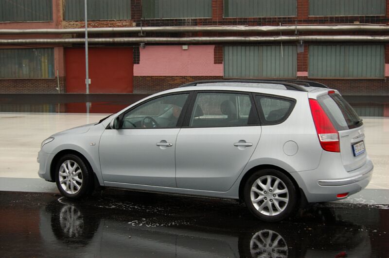 Den otev�en�ch dve�� s Hyundai ix20