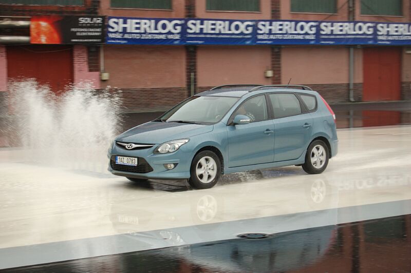 Den otev�en�ch dve�� s Hyundai ix20