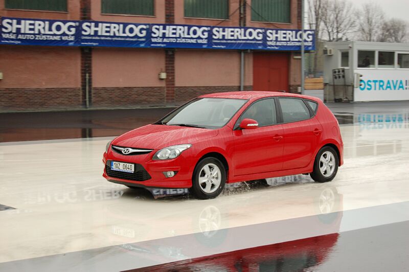 Den otev�en�ch dve�� s Hyundai ix20