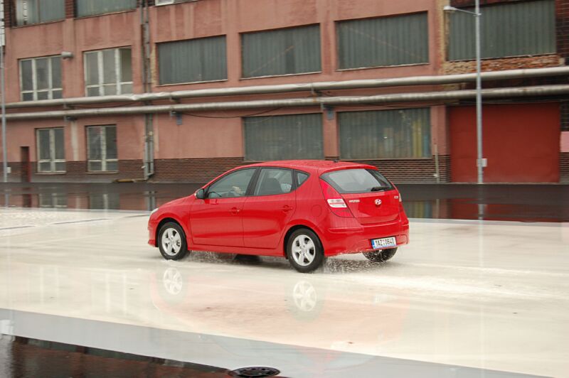 Den otev�en�ch dve�� s Hyundai ix20