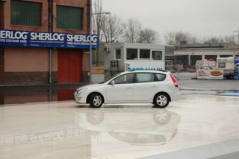 Den otev�en�ch dve�� s Hyundai ix20