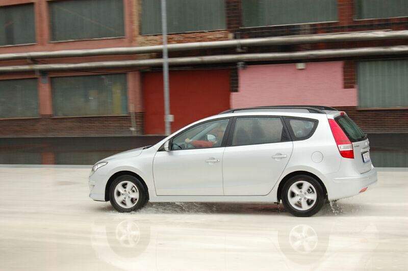 Den otev�en�ch dve�� s Hyundai ix20