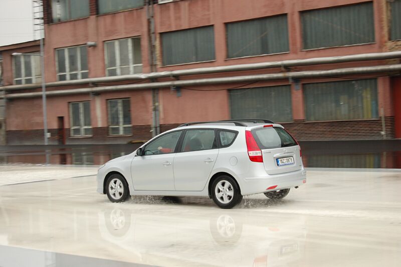 Den otev�en�ch dve�� s Hyundai ix20