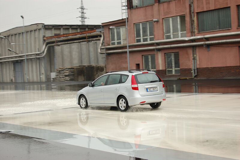 Den otev�en�ch dve�� s Hyundai ix20