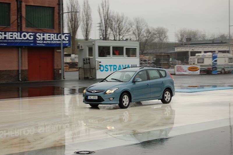Den otev�en�ch dve�� s Hyundai ix20