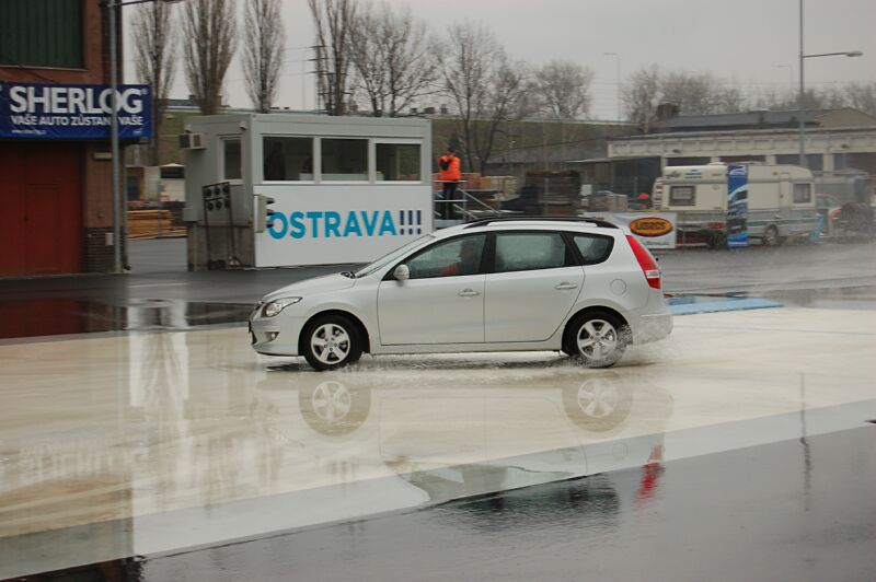 Den otev�en�ch dve�� s Hyundai ix20