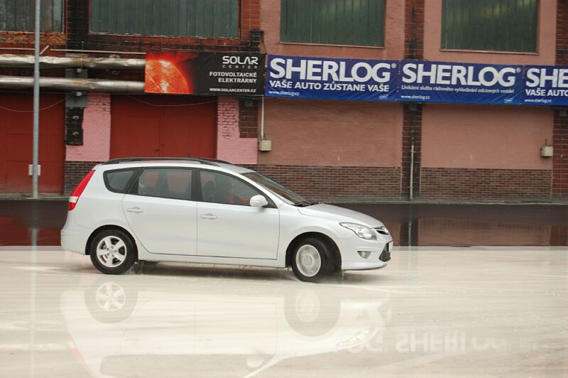 Den otev�en�ch dve�� s Hyundai ix20