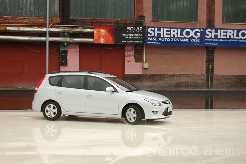 Den otev�en�ch dve�� s Hyundai ix20