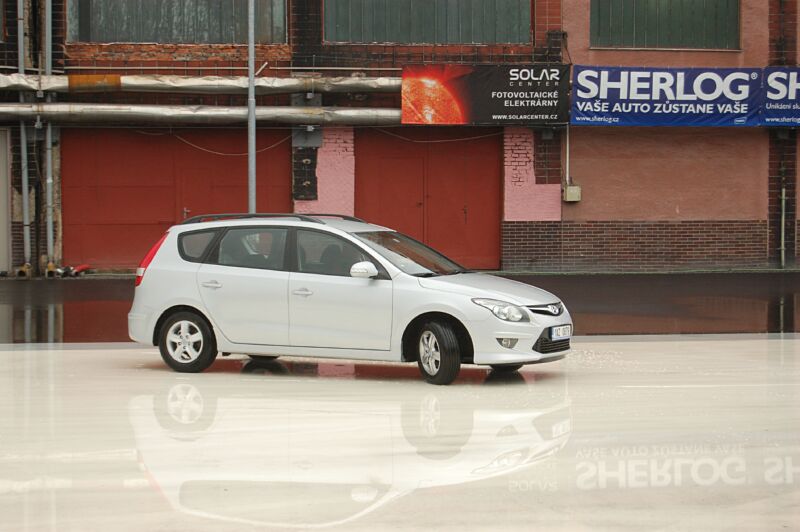 Den otev�en�ch dve�� s Hyundai ix20