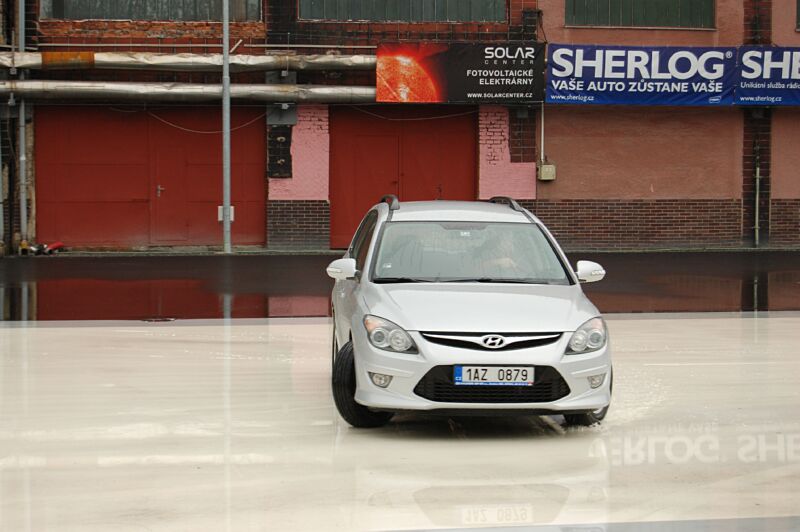 Den otev�en�ch dve�� s Hyundai ix20