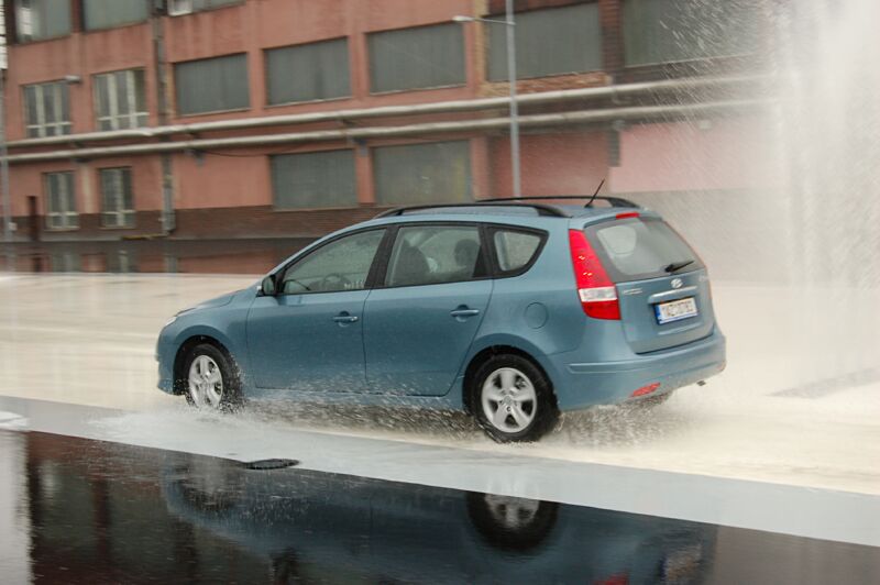 Den otev�en�ch dve�� s Hyundai ix20