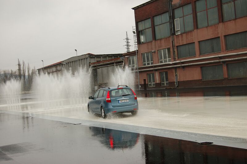 Den otev�en�ch dve�� s Hyundai ix20