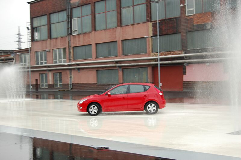 Den otev�en�ch dve�� s Hyundai ix20