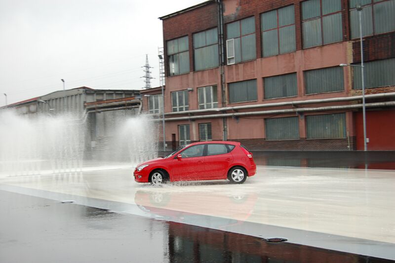 Den otev�en�ch dve�� s Hyundai ix20