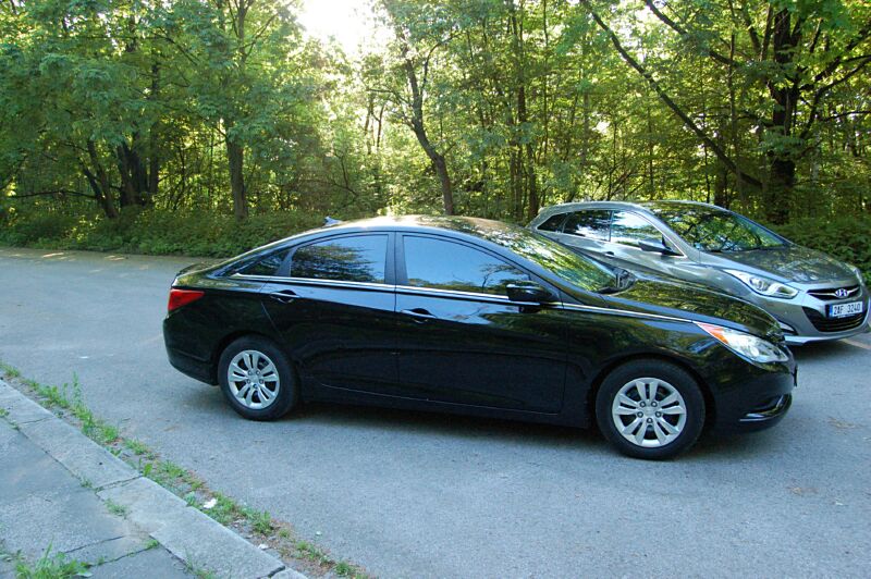 Hyundai i40cw a Hyundai Sonata YF
