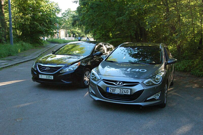 Hyundai i40cw a Hyundai Sonata YF