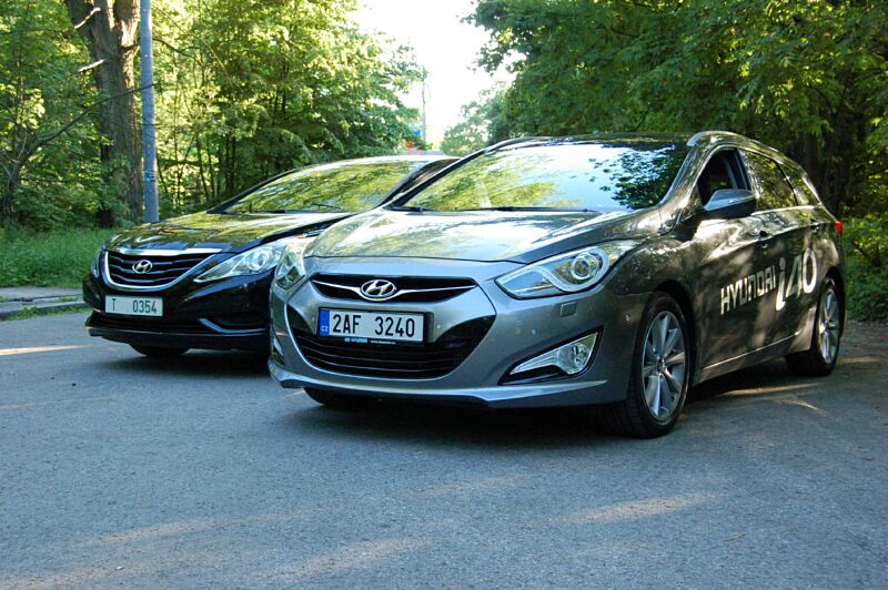Hyundai i40cw a Hyundai Sonata YF