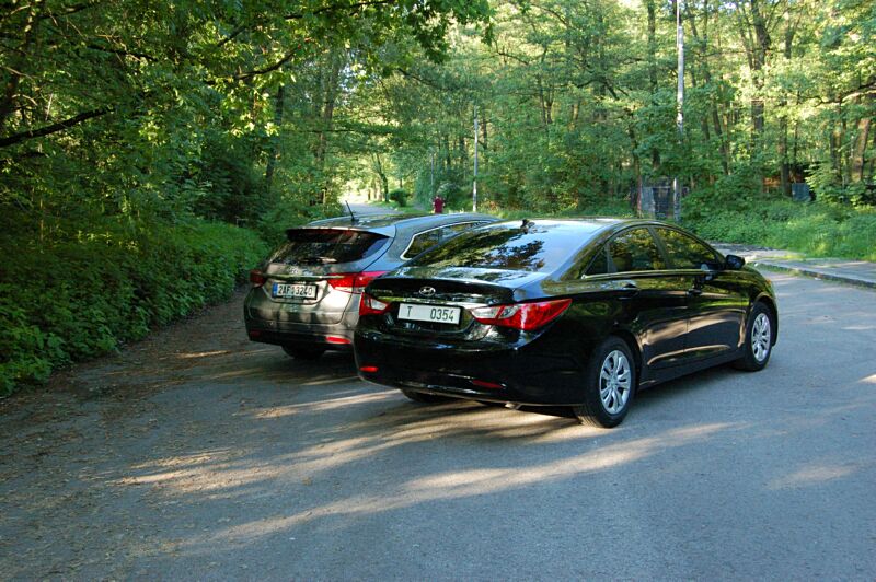 Hyundai i40cw a Hyundai Sonata YF