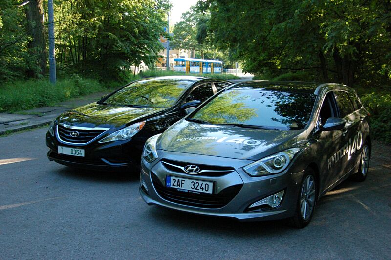 Hyundai i40cw a Hyundai Sonata YF