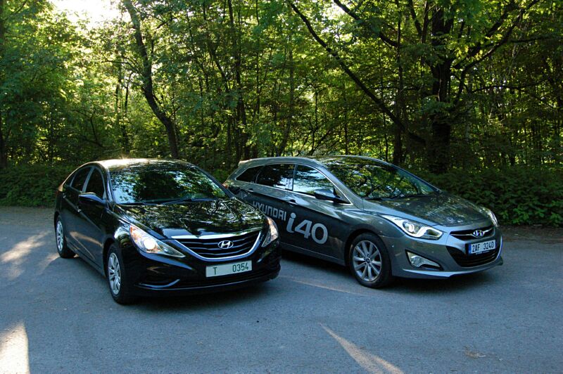 Hyundai i40cw a Hyundai Sonata YF