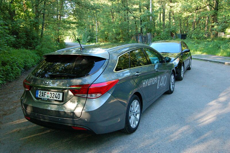 Hyundai i40cw a Hyundai Sonata YF