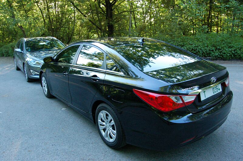 Hyundai i40cw a Hyundai Sonata YF