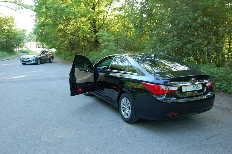 Hyundai i40cw a Hyundai Sonata YF
