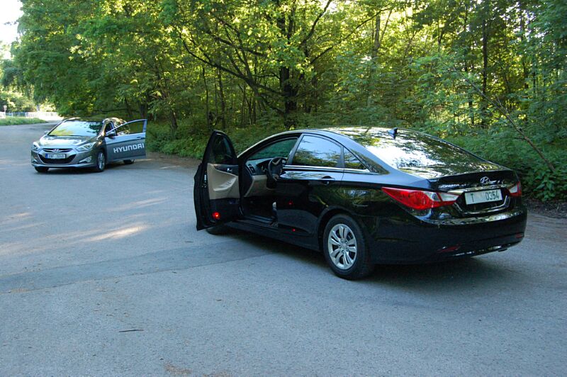 Hyundai i40cw a Hyundai Sonata YF