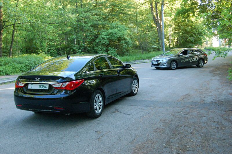 Hyundai i40cw a Hyundai Sonata YF