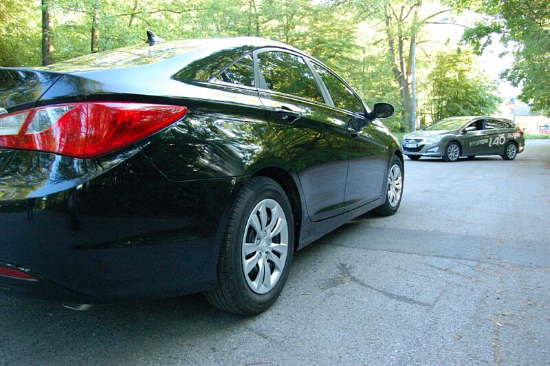 Hyundai i40cw a Hyundai Sonata YF