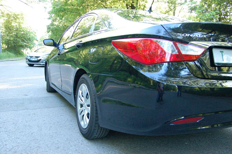 Hyundai i40cw a Hyundai Sonata YF