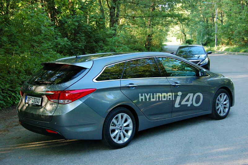 Hyundai i40cw a Hyundai Sonata YF
