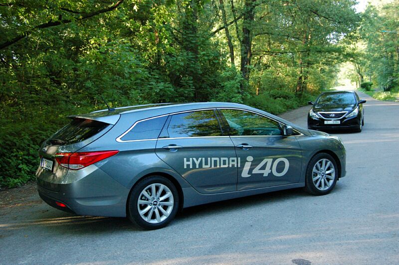 Hyundai i40cw a Hyundai Sonata YF