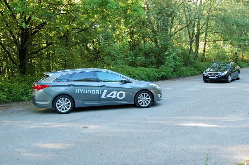 Hyundai i40cw a Hyundai Sonata YF