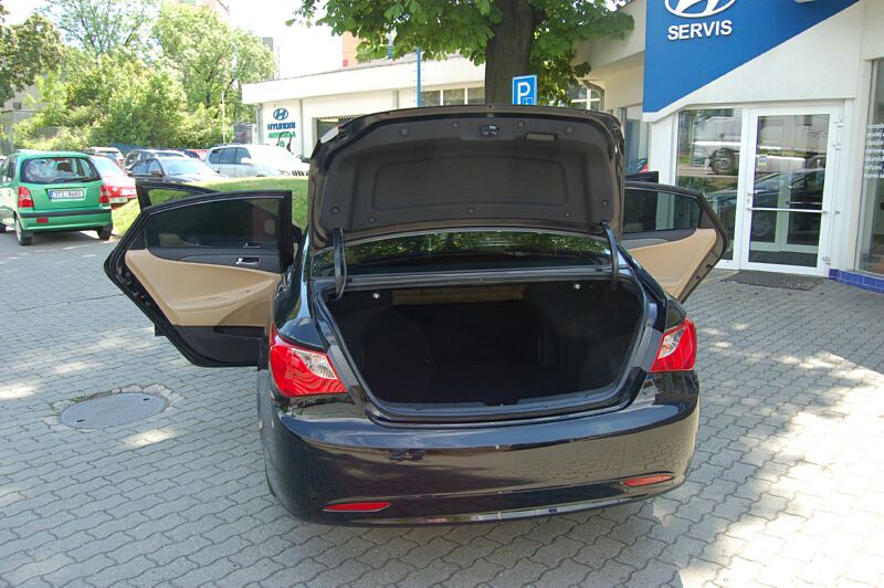 Hyundai Sonata YF