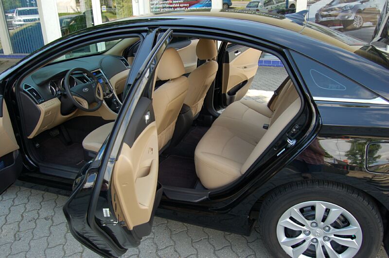 Hyundai Sonata YF